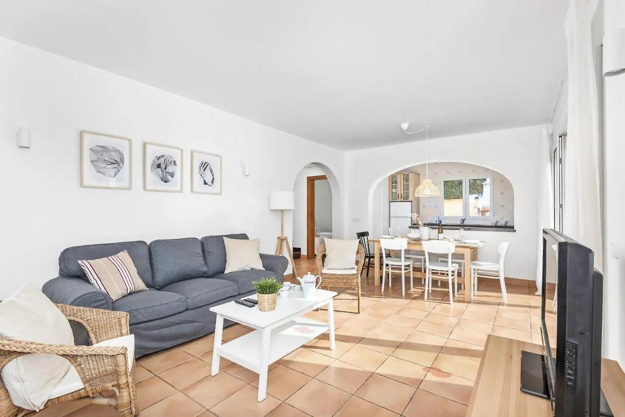 Marina 3 Bedroom Villa, Cala Blanca 칼라 블랑카 0*,