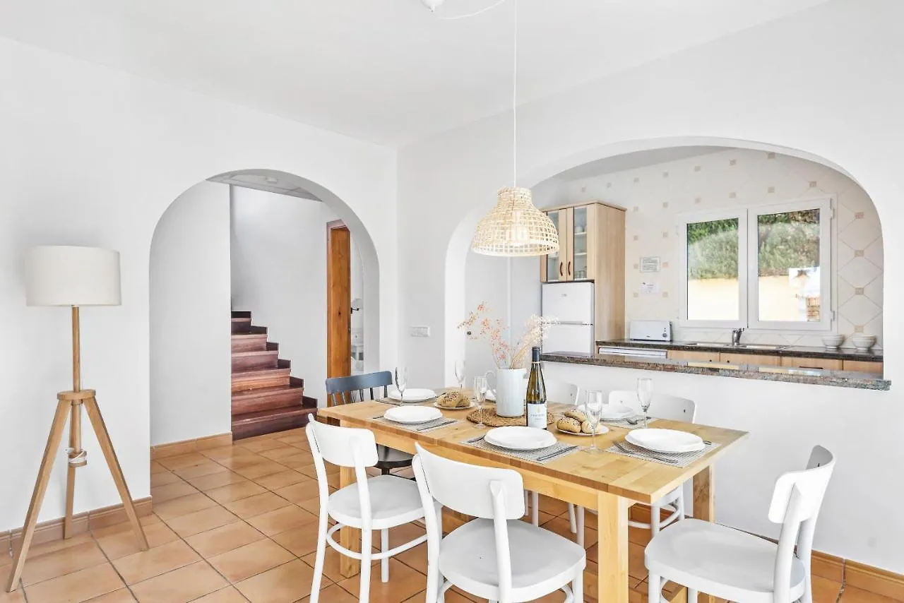 Marina 3 Bedroom Villa, Cala Blanca 칼라 블랑카