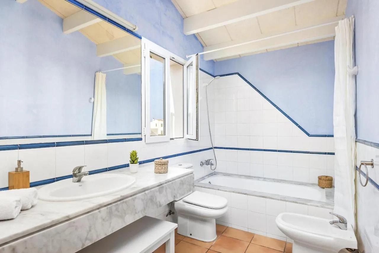 Marina 3 Bedroom Villa, Cala Blanca 칼라 블랑카