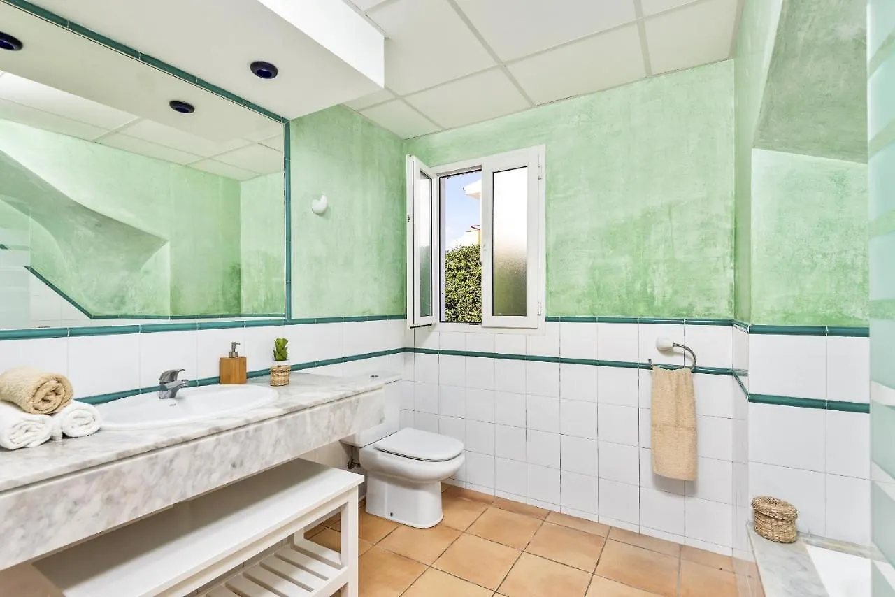 빌라 Marina 3 Bedroom Villa, Cala Blanca 칼라 블랑카