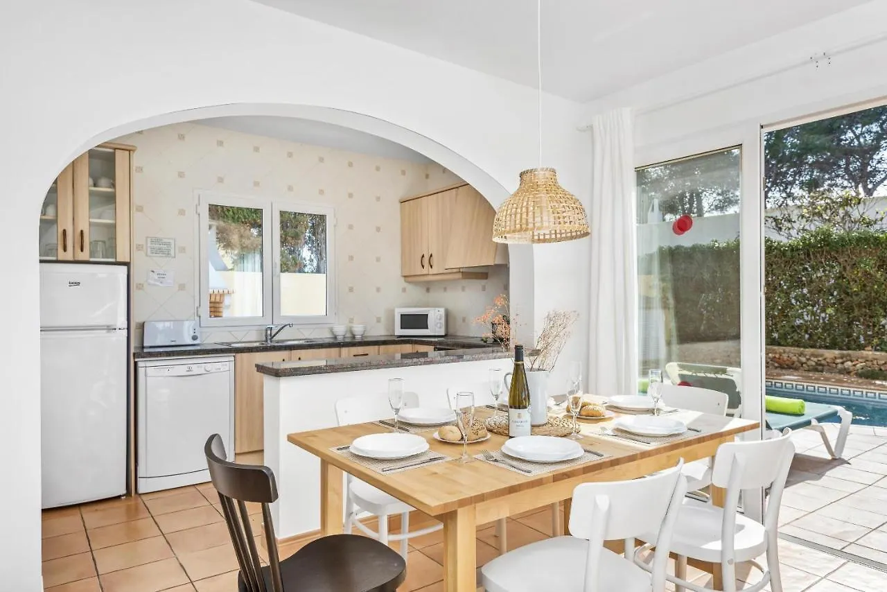 Marina 3 Bedroom Villa, Cala Blanca 칼라 블랑카 0*,